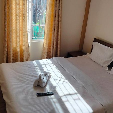 Aroma Inn Шиллонг Экстерьер фото