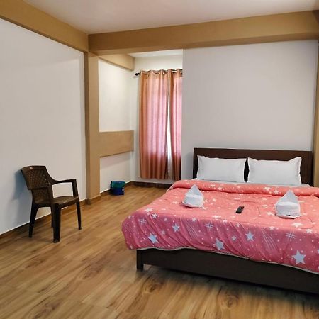 Aroma Inn Шиллонг Экстерьер фото