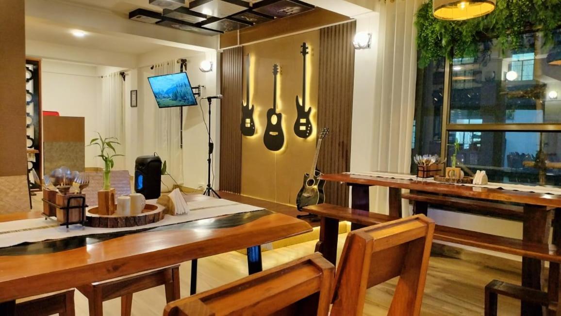 Aroma Inn Шиллонг Экстерьер фото