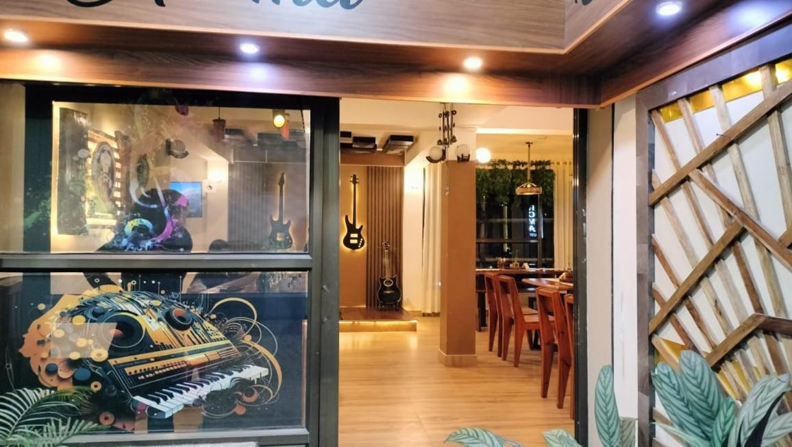 Aroma Inn Шиллонг Экстерьер фото