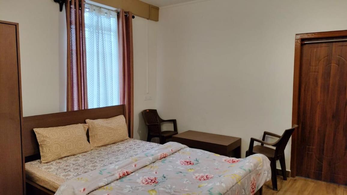 Aroma Inn Шиллонг Экстерьер фото