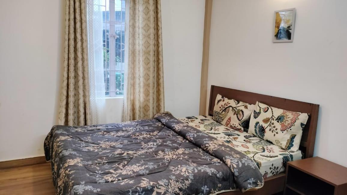 Aroma Inn Шиллонг Экстерьер фото