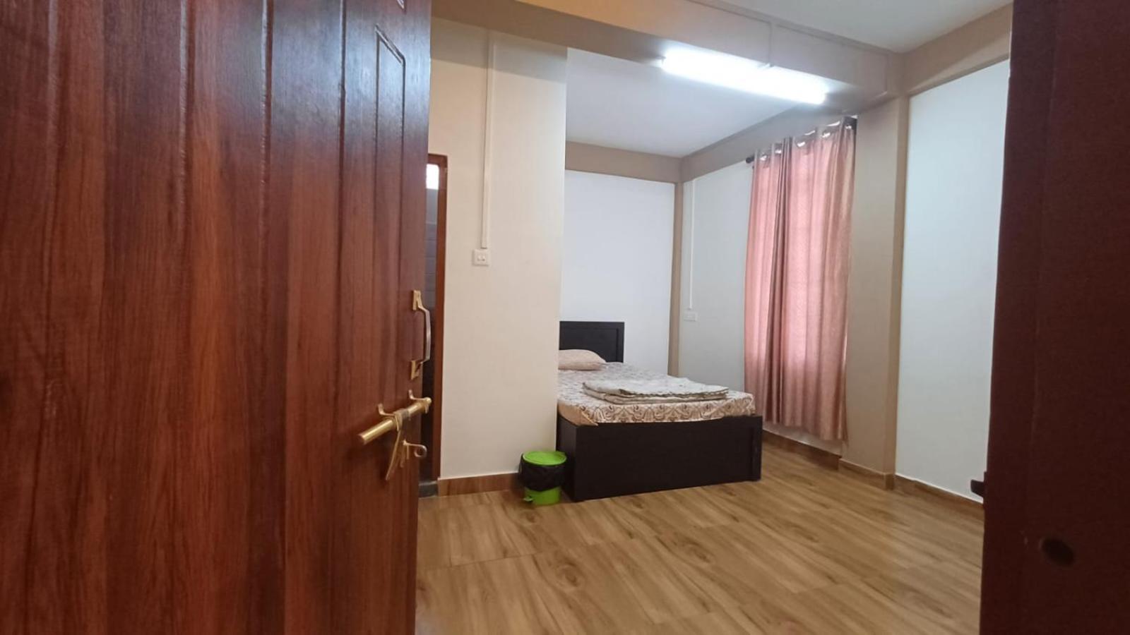 Aroma Inn Шиллонг Экстерьер фото
