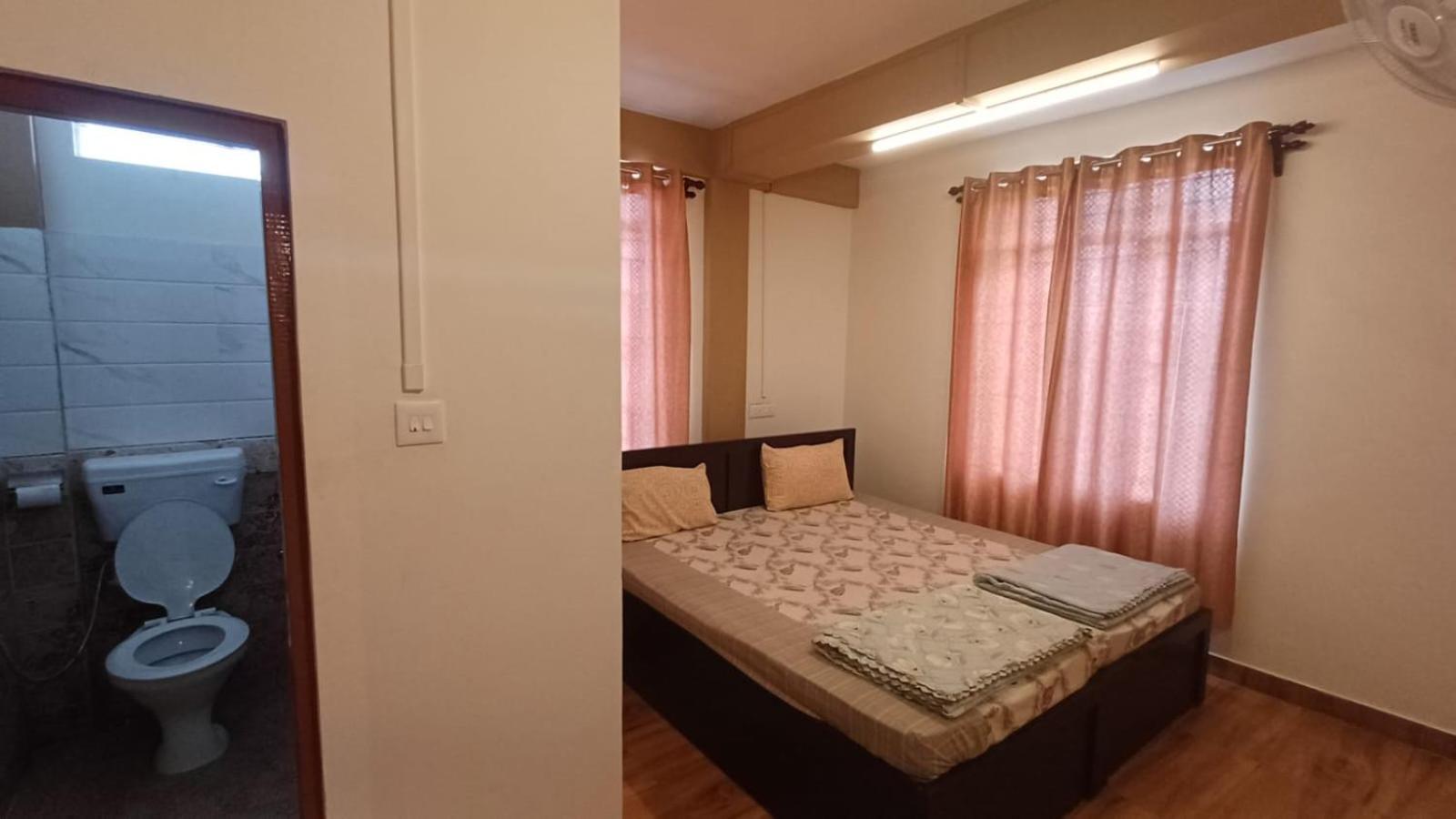 Aroma Inn Шиллонг Экстерьер фото