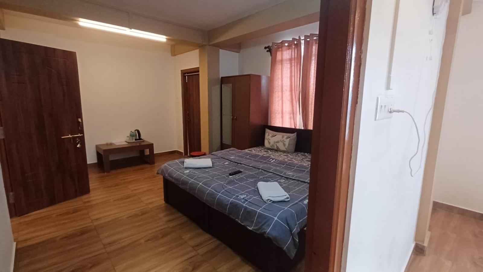 Aroma Inn Шиллонг Экстерьер фото
