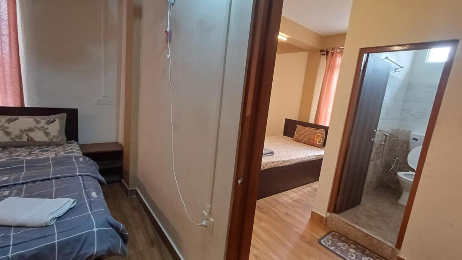 Aroma Inn Шиллонг Экстерьер фото