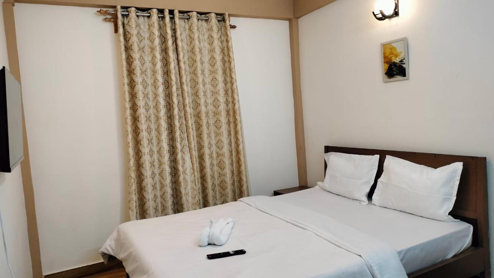 Aroma Inn Шиллонг Экстерьер фото