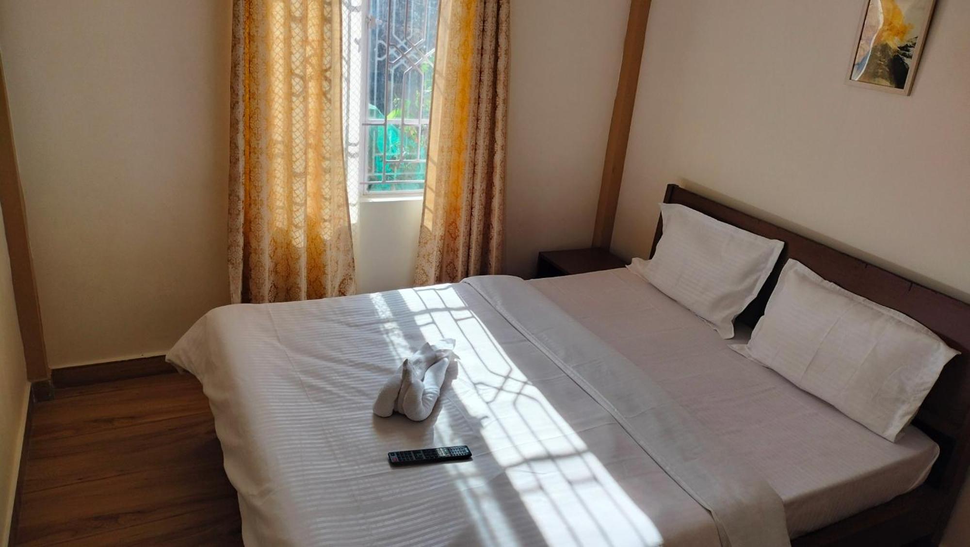 Aroma Inn Шиллонг Экстерьер фото