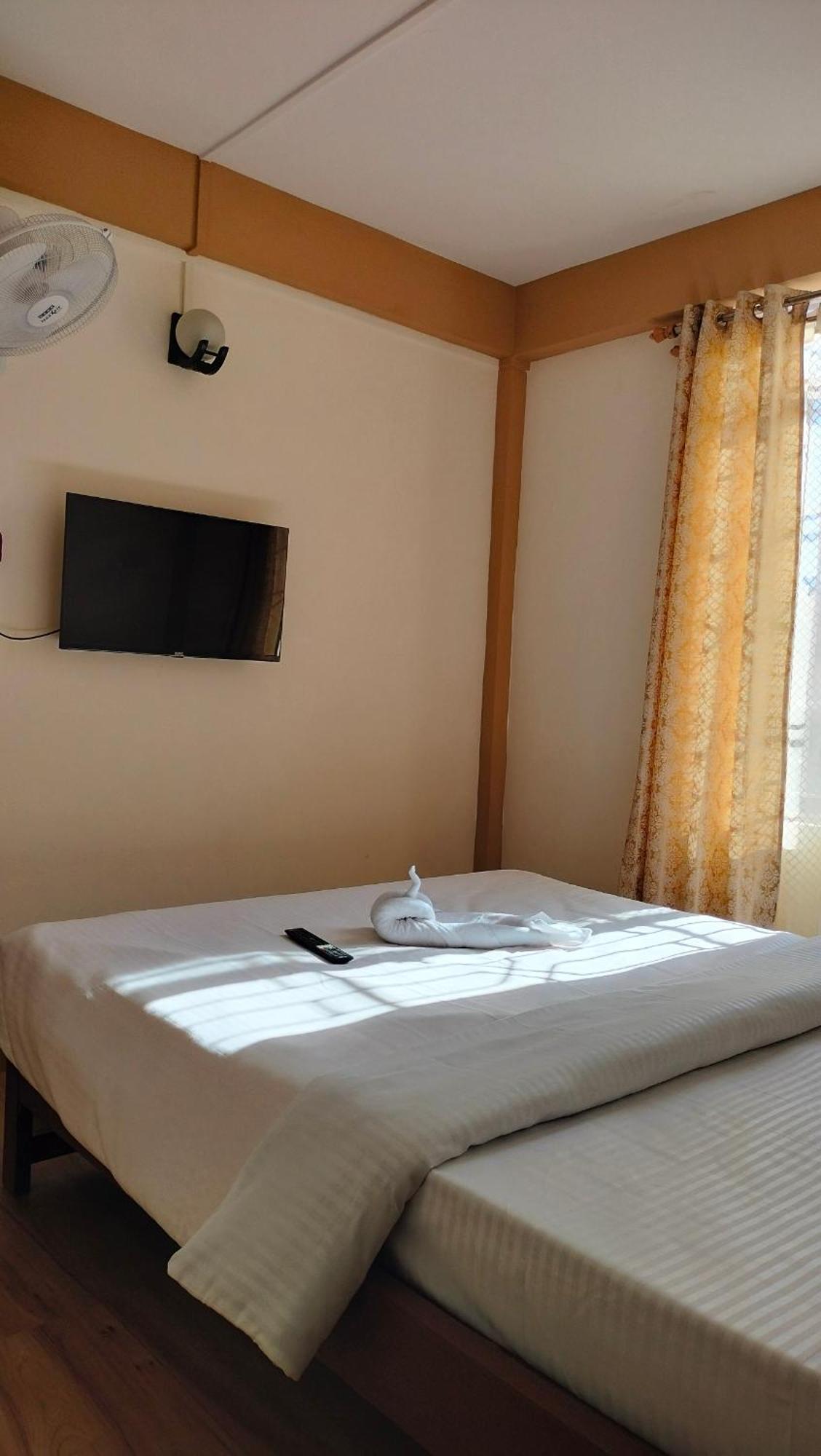 Aroma Inn Шиллонг Экстерьер фото