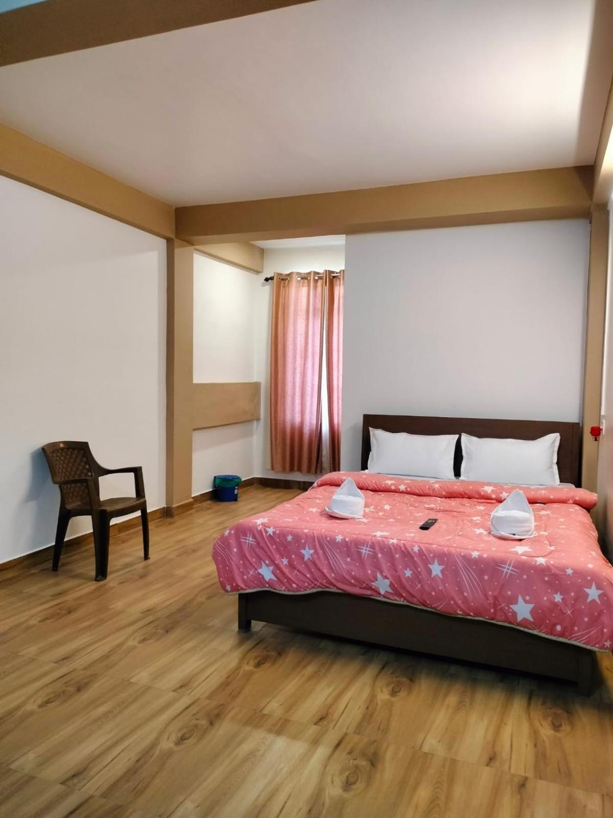 Aroma Inn Шиллонг Экстерьер фото
