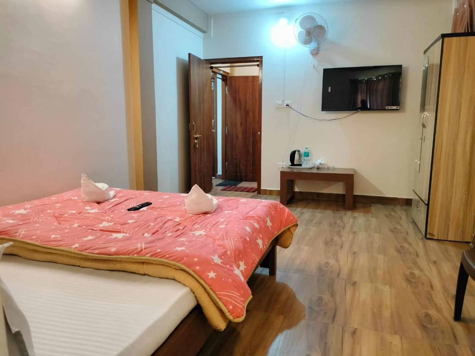 Aroma Inn Шиллонг Экстерьер фото