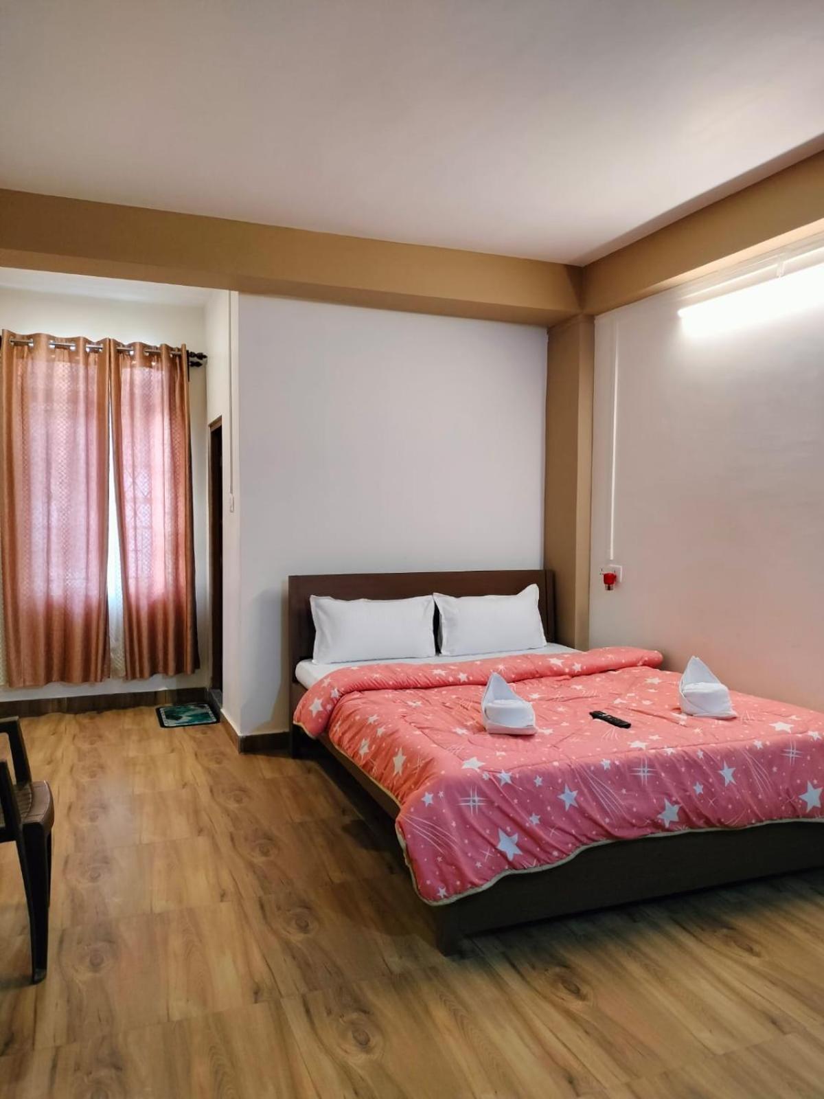 Aroma Inn Шиллонг Экстерьер фото